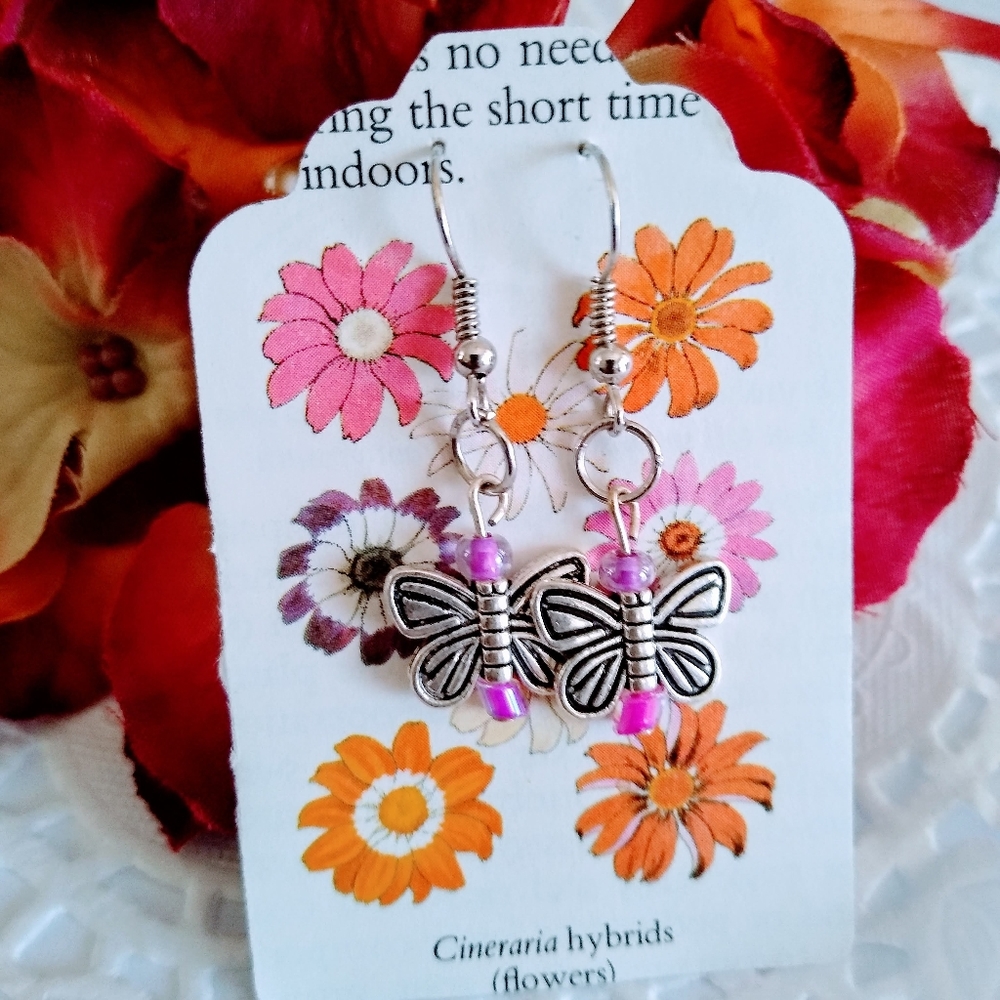 BUTTERFLY CHARM PURPLE BEAD EARRINGS 🦋. Free mask with purchase.